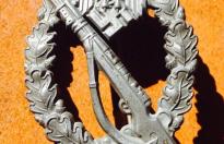 Splendido distintivo nazista da fuciliere  assaltatore cod assb